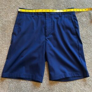 Men’s vineyard Vines links shorts